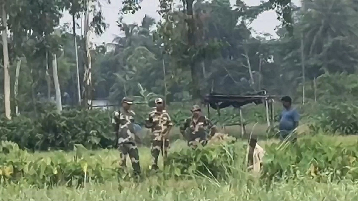 পাঁচবিবি সীমান্তে বৃদ্ধকে পুশইনের চেষ্টা রুখে দিল বিজিবি-স্থানীয়রা