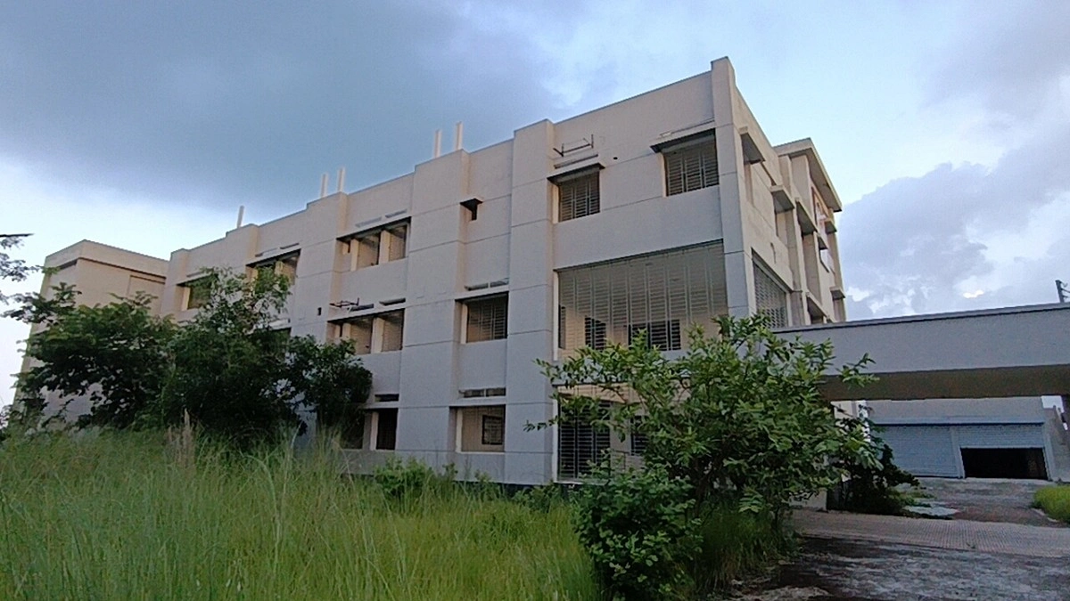 ১২ কোটির ট্রমা সেন্টার এখন মাদকের আড্ডাখানা