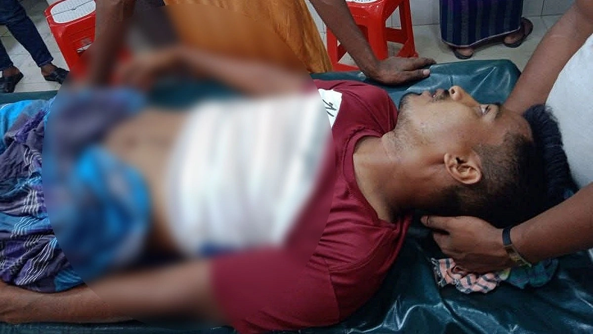 নোয়াখালীতে প্রকাশ্যে যুবককে গুলি