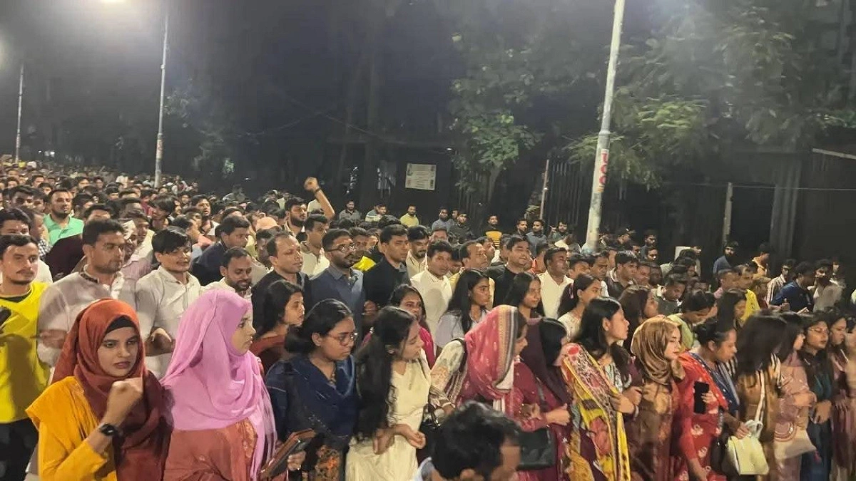 ‘গুম’ ইস্যুতে ছাত্রদলের বিক্ষোভ, জামায়াত-শিবিরের সমালোচনা