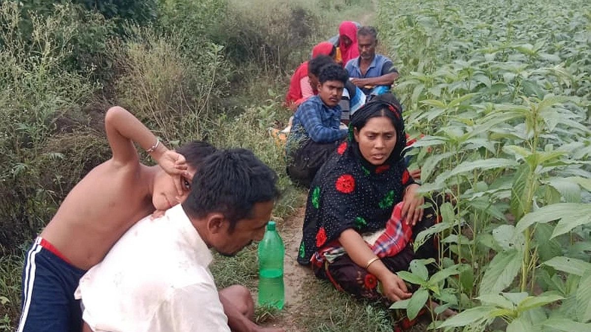 কুষ্টিয়ার সীমান্তে নারী-শিশুসহ আটকে আছেন ১২ জন