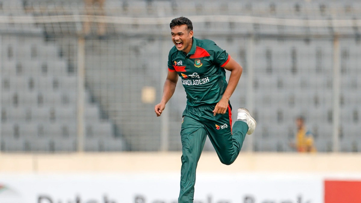 দুই রানেই দুই উইকেট নেই অস্ট্রেলিয়ার