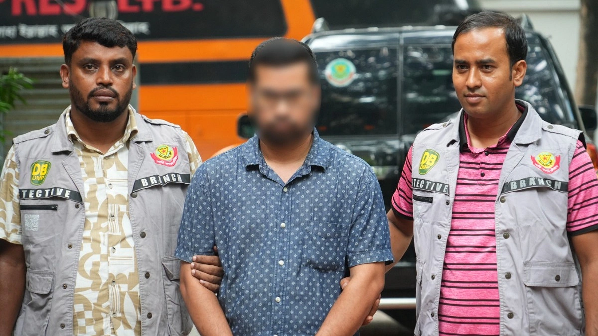 এমপি-মন্ত্রীদের নাম ভাঙিয়ে প্রতারণা, সাবেক ভূমিমন্ত্রীর পেজ অ্যাডমিন গ্রেপ্তার