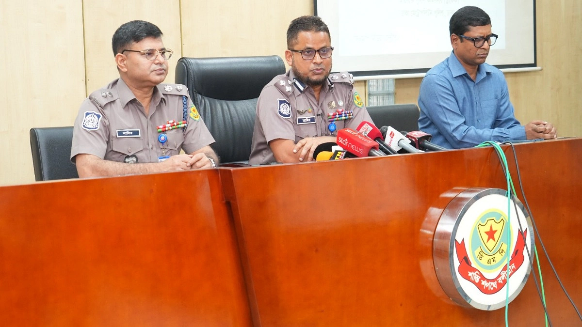 এআই ক্যামেরা ফাঁকি দিতে নম্বরপ্লেট ঢেকে চলাচল, এক মাসের কারাদণ্ড