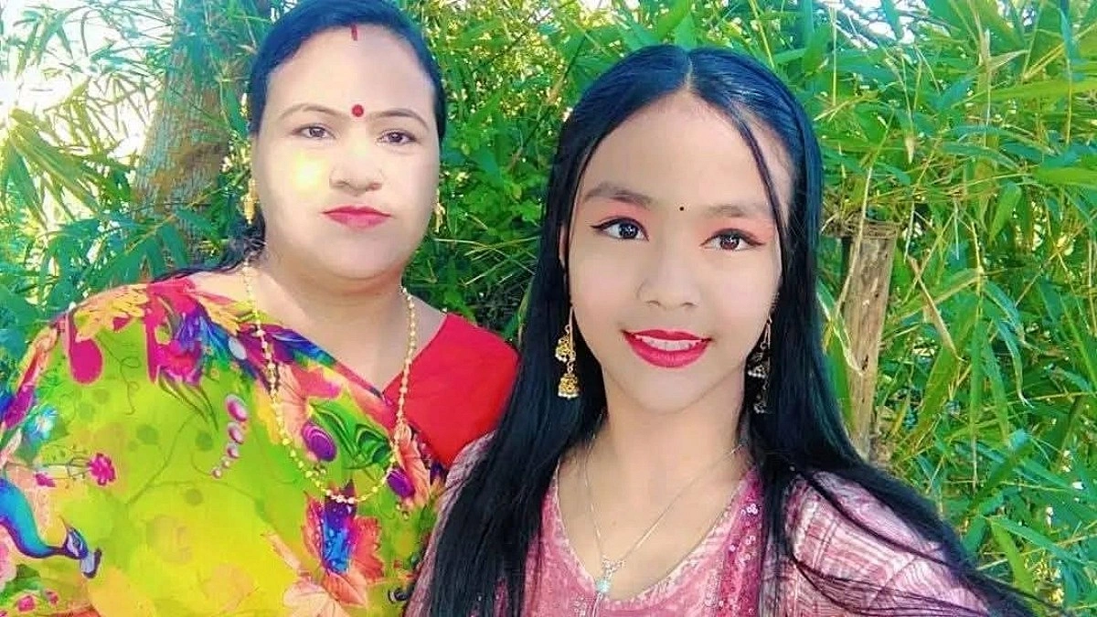 এনি বড়ুয়া ও তার মেয়ে প্রিয়ন্তী বড়ুয়া