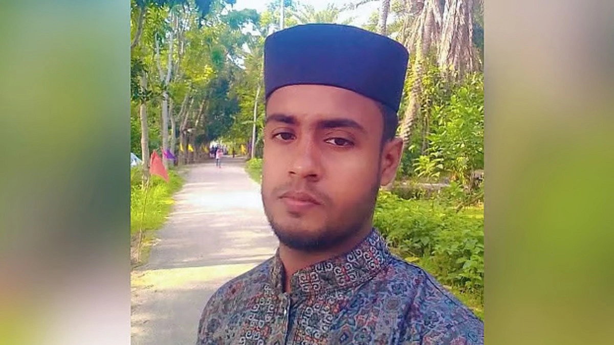 পাওনা টাকা আদায়ে তরুণকে হত্যা, মরদেহে পেট্রল ঢেলে আগুন