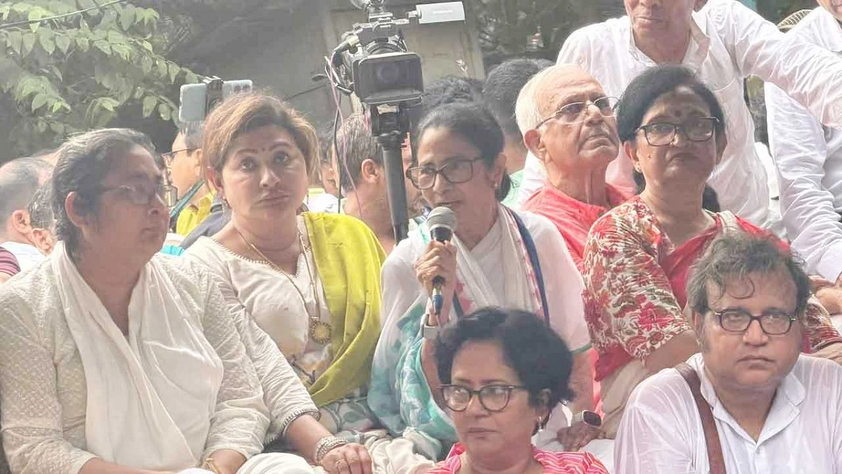 হাদি হত্যার নেপথ্যে কারা ছিল জানি: মমতা