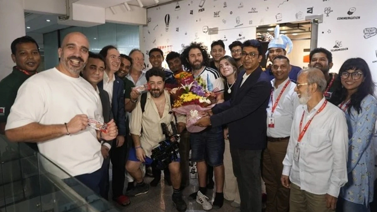 এদেশের মানুষের সঙ্গে বসে খেলা দেখবে একদল আর্জেন্টাইন