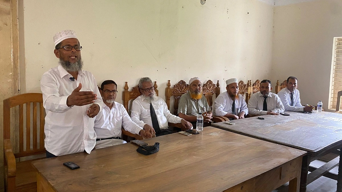 মঠবাড়িয়ায় এক্সিকিউটিভ ম্যাজিস্ট্রেটের আদালত বর্জনের ঘোষণা আইনজীবীদের