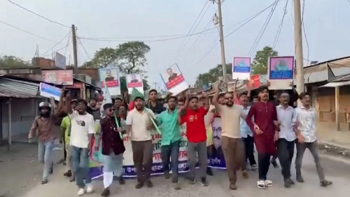 পূর্বধলায় নিষিদ্ধ ছাত্রলীগের ২ মিনিট ৫২ সেকেন্ডের মিছিল