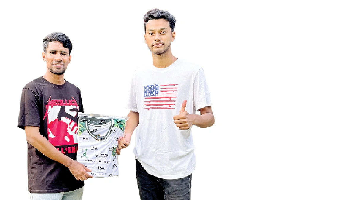 জার্সি বেচে বাড়তি আয়
