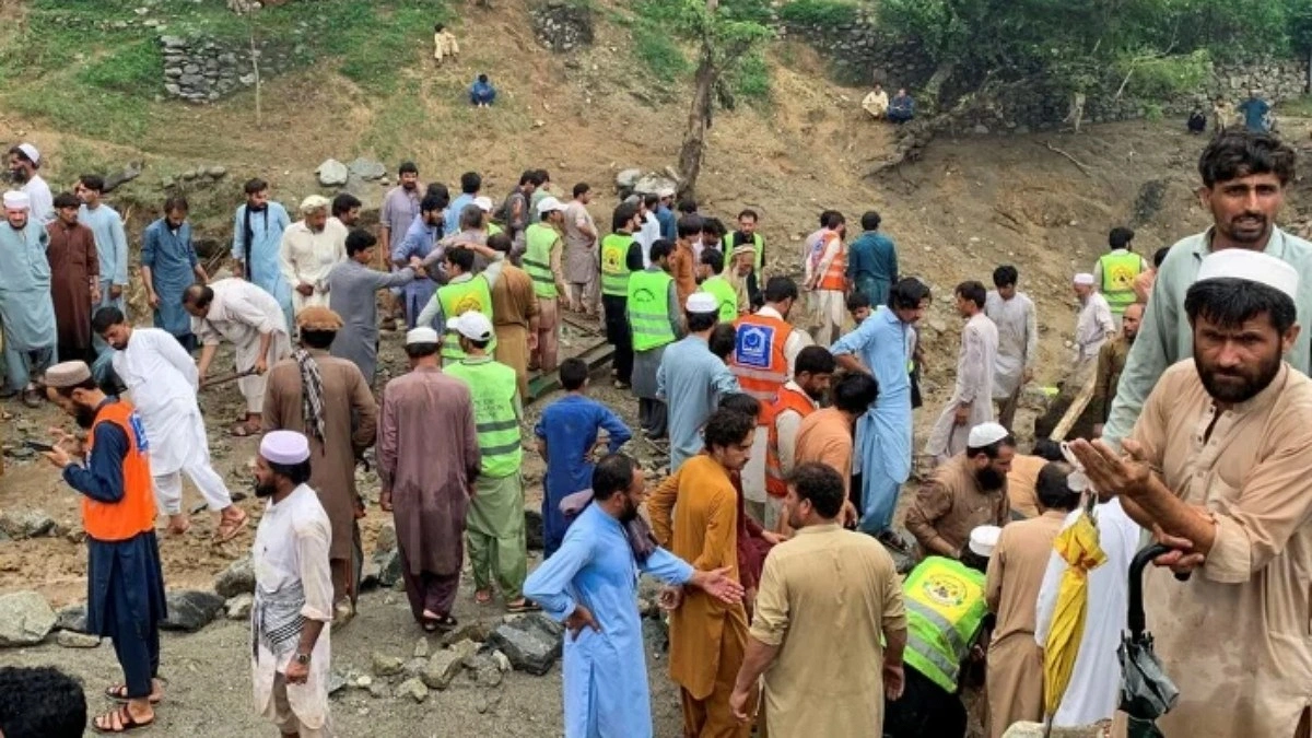 খাইবার পাখতুনখোয়াতে ঝড়বৃষ্টিতে শিশুসহ নিহত ৭
