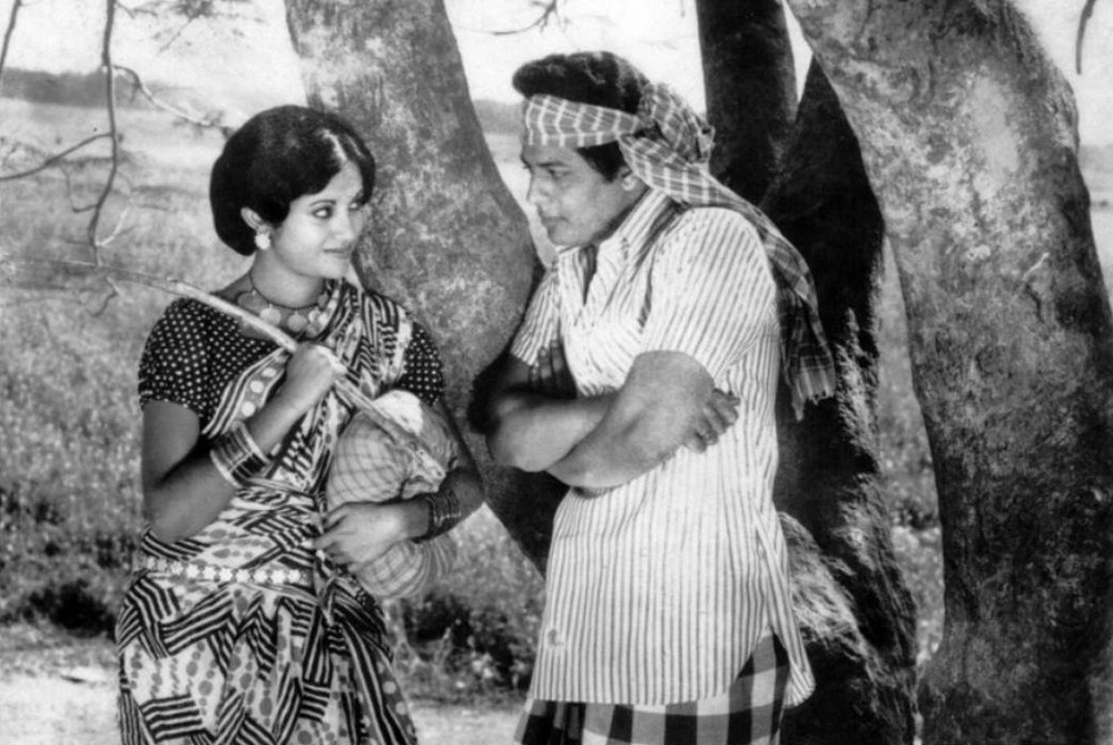 ‘নয়নমনি’র দৃশ্যে ববিতা ও ফারুক । ছবি: আলমগীর পিকচার্স