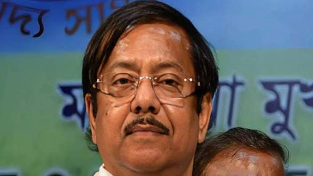 মমতার ছায়াসঙ্গী তথা প্রাক্তন খাদ্যমন্ত্রী জ্যোতিপ্রিয় মল্লিকের তৃণমূলের সব পদ থেকে ইস্তফা