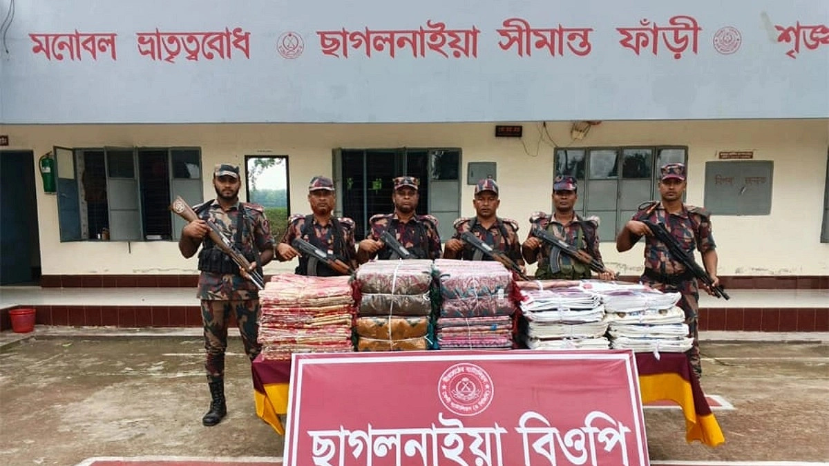 ফেনীতে ৪১ লাখ টাকার ভারতীয় শাড়ি জব্দ