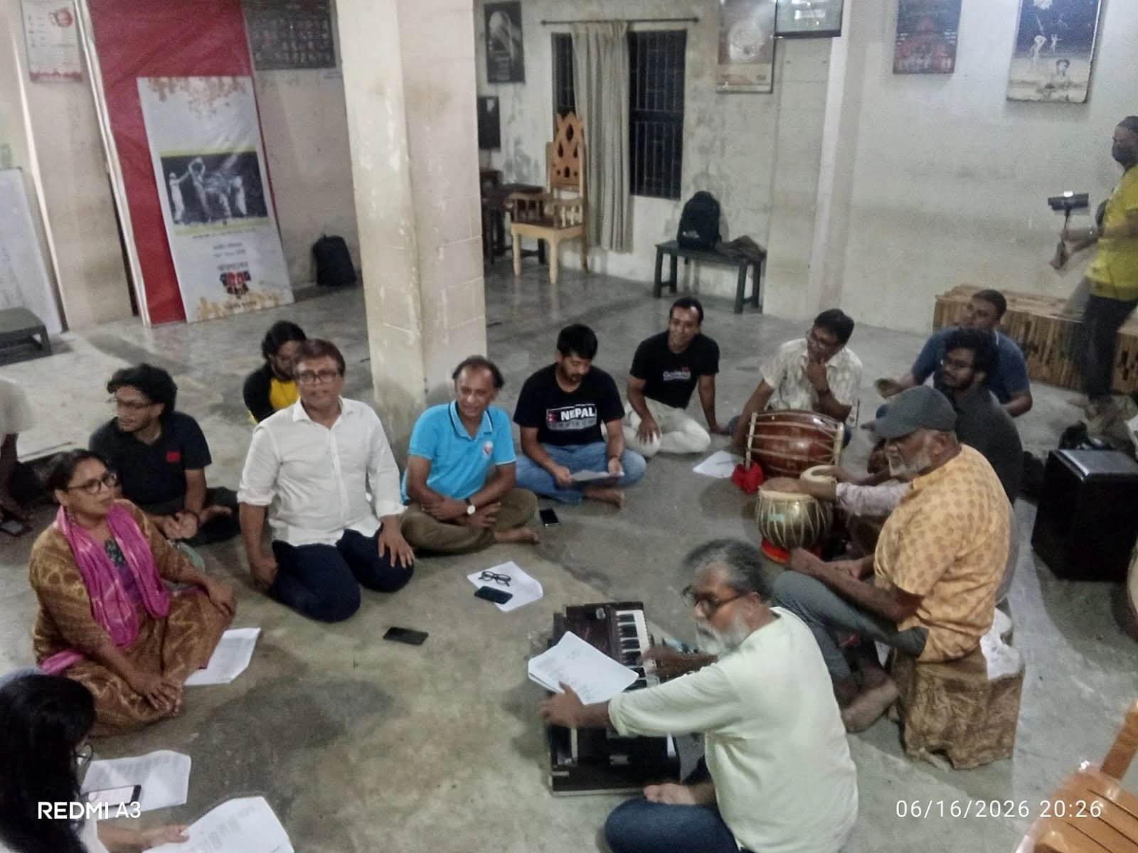 মহড়ায় ব্যস্ত আরণ্যকের শিল্পীরা