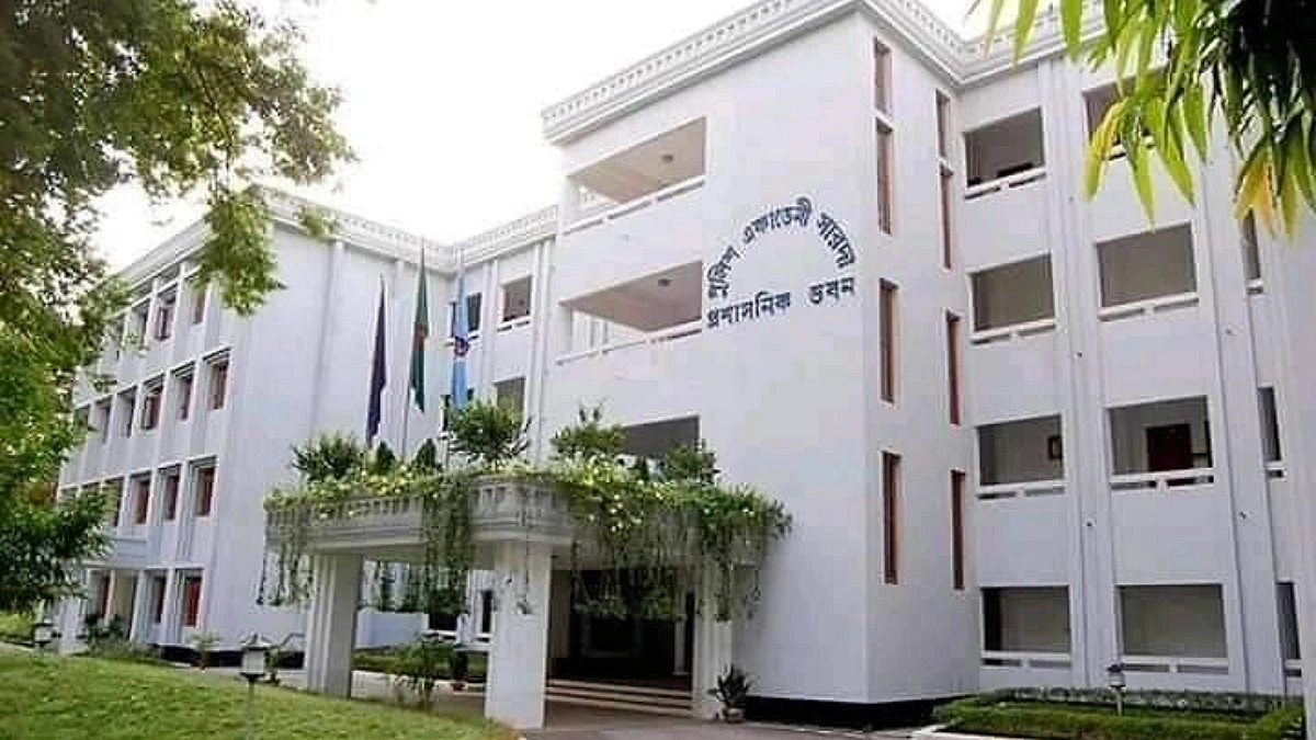 প্রশিক্ষণ মাঠে দৌড়ানোর সময় অসুস্থ হয়ে এসআইয়ের মৃত্যু