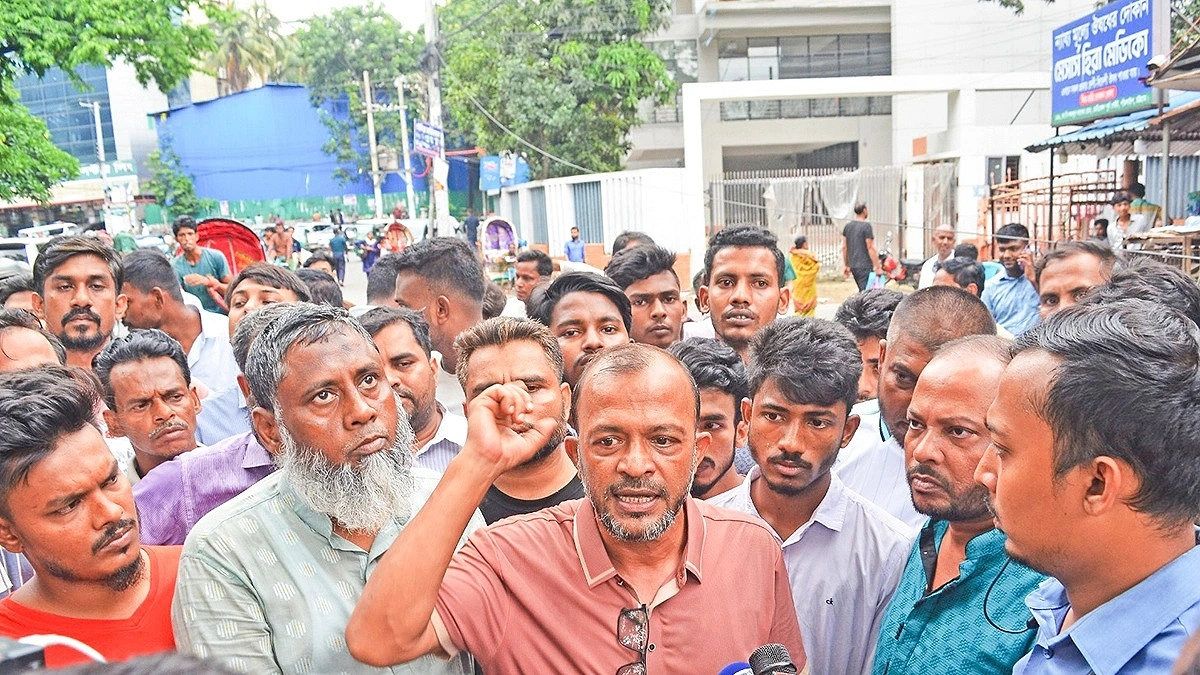 অ্যাম্বুলেন্স ভাড়া নিয়ে এনসিপি-চালকদের হাতাহাতি