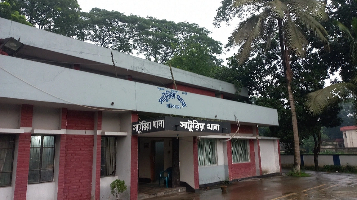 মানিকগঞ্জে ৩য় শ্রেণির ছাত্রীকে ধর্ষণচেষ্টার মামলায় গ্রেপ্তার ১