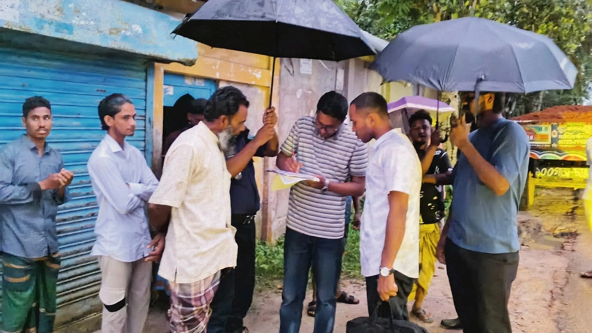 পাহাড় কেটে মাটি বিক্রি, ইউপি সদস্যকে জরিমানা