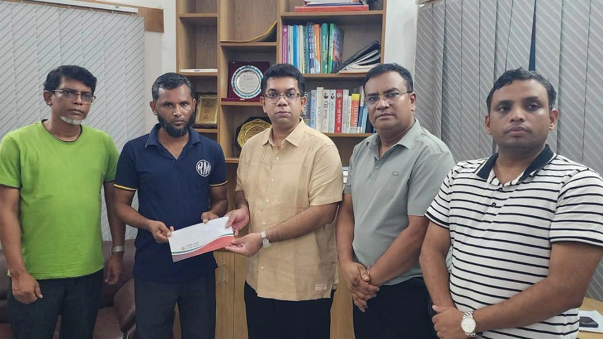 বজ্রপাতে মৃত তিন মাদ্রাসাছাত্রের পরিবার পেল ২৫ হাজার করে সহায়তা