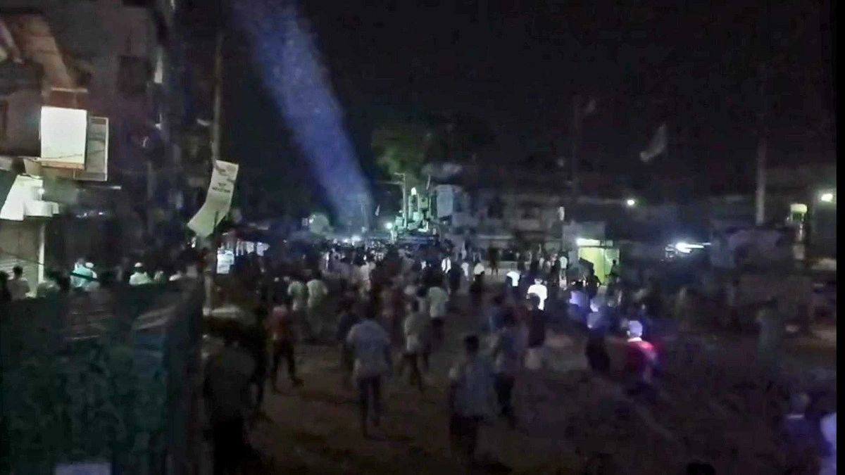 সরাইলে টর্চ জ্বেলে দুই গ্রামবাসীর সংঘর্ষ, নিহত ১