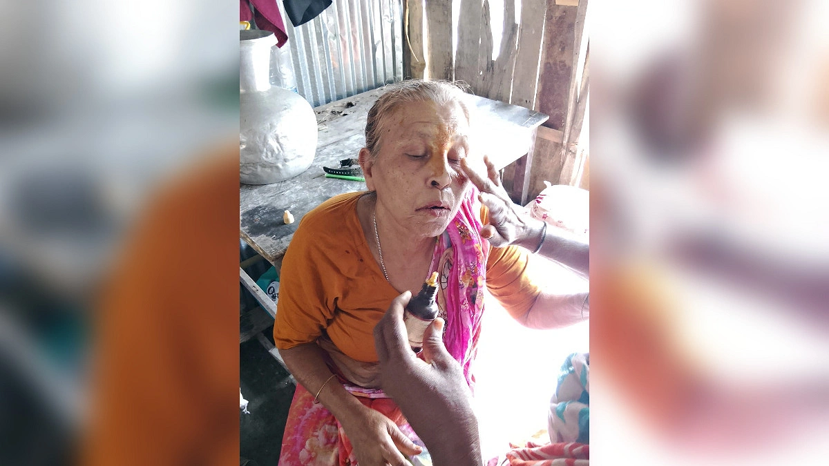 লাথি মেরে মায়ের দাঁত ভেঙে দিলেন মাদ্রাসাশিক্ষক ছেলে