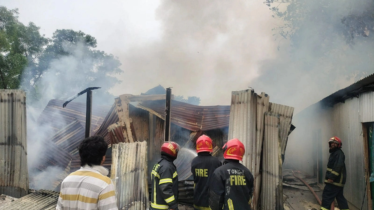 টঙ্গীতে আগুনে পুড়ল ২৫ ঘর
