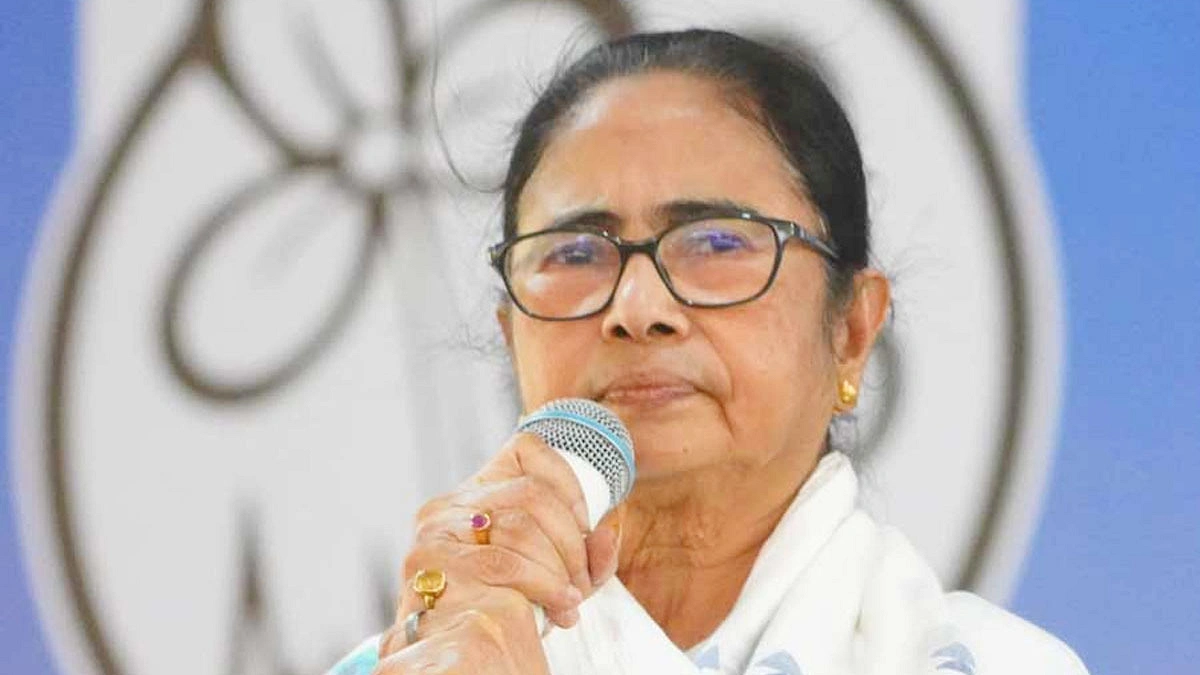 নিজের দলেই বিদায় ঘণ্টা মমতার