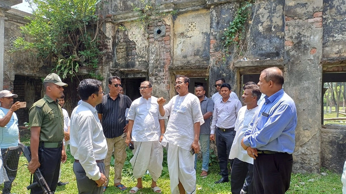 ঠাকুর অনুকূলচন্দ্রের স্মৃতিবিজড়িত ভবনের নিলাম স্থগিত