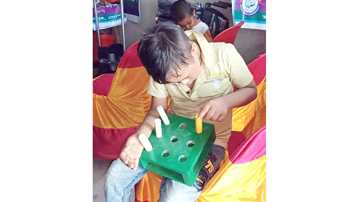 ছেলেকে ভর্তি না করায় স্কুল খুলেছেন নাজনীন