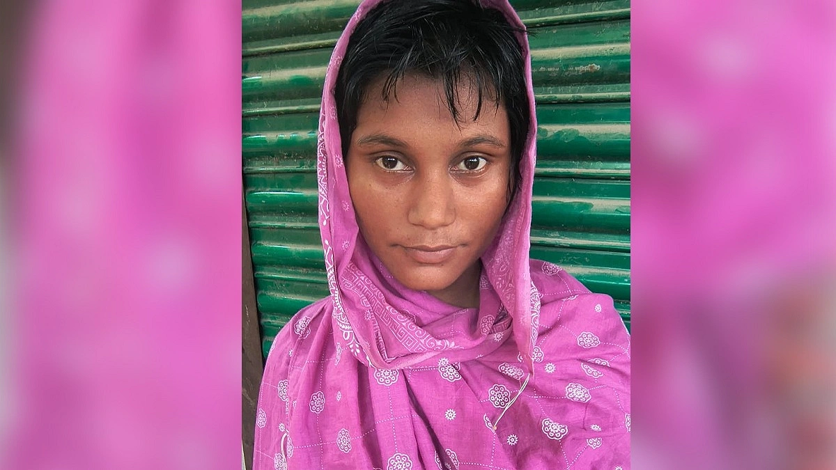 গাংনীর পথে পথে ঘুরছেন ‘ভারত থেকে আসা’ রোজিনা