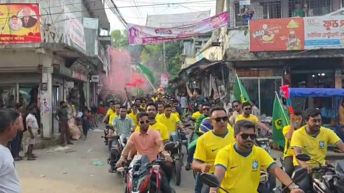 ব্রাজিল শোভাযাত্রায় আসার পথে সড়কে প্রাণ গেল যুবকের