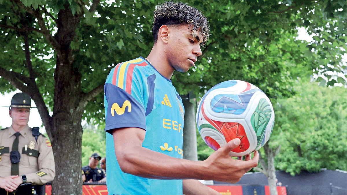ইয়ামালকে শুরু থেকে পাওয়ার আশায় স্পেন