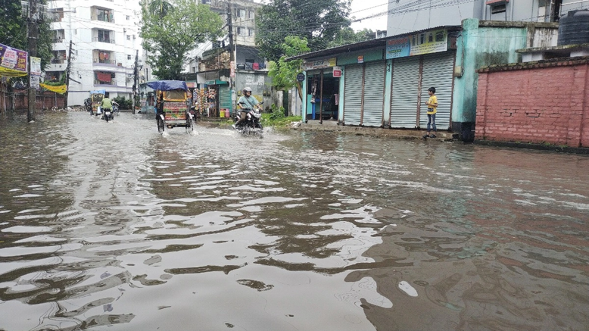 বৃষ্টি হলেই তলিয়ে যায় বগুড়া নগরী