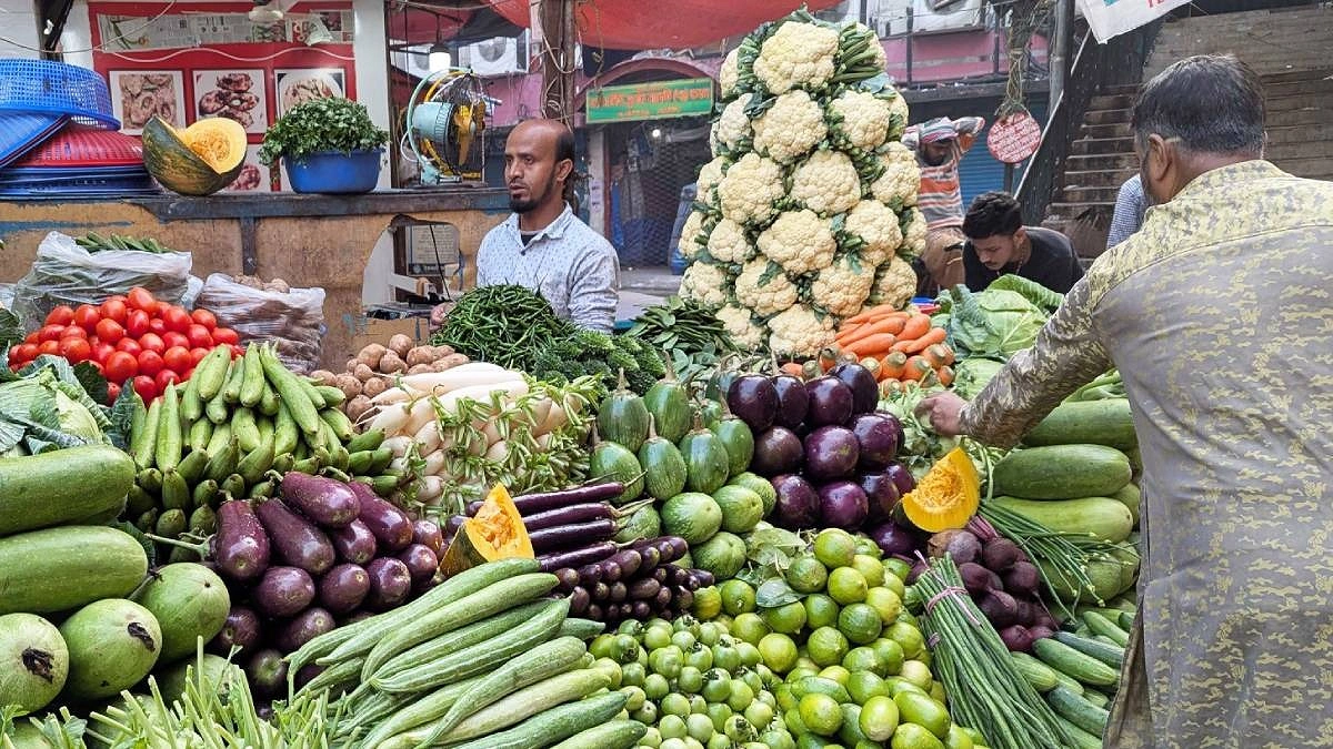 ফুলকপি-বাঁধাকপি মিলছে ৬০ টাকায়, কাঁচামরিচ ১২০