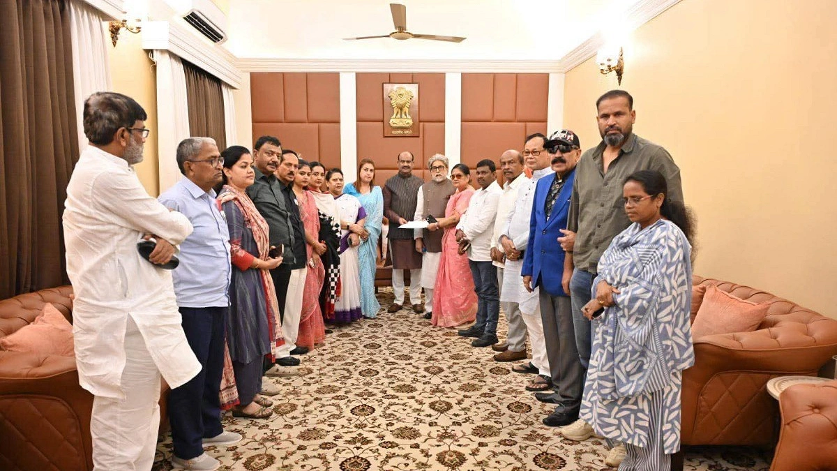 কেন ছোট দলে নাম লেখাচ্ছেন তৃণমূলের বড় নেতারা?
