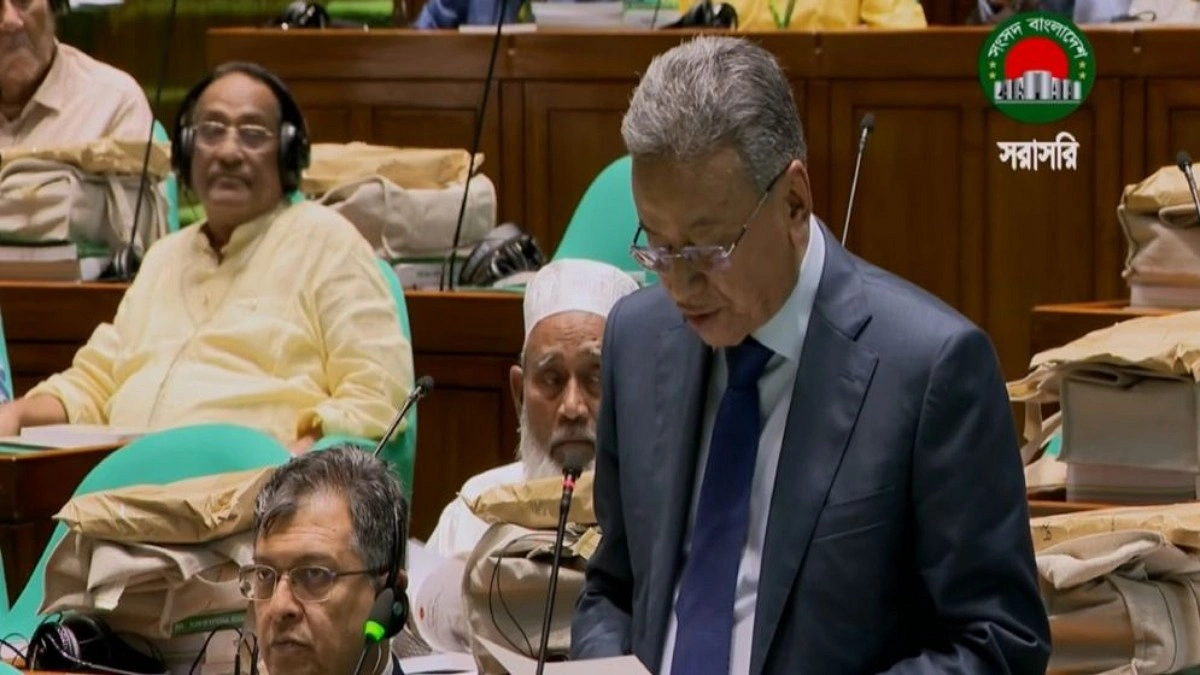 ছাত্র-জনতার আত্মত্যাগে গণতন্ত্রের পথে নতুন বাংলাদেশ