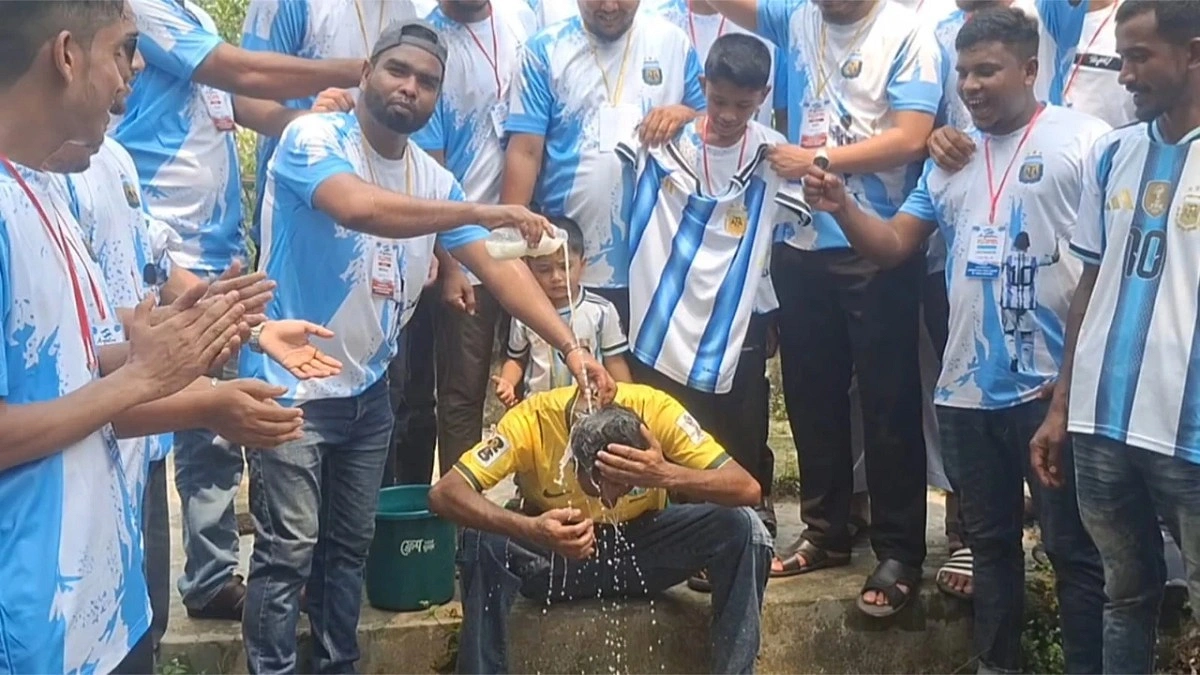 হতাশায় ব্রাজিল ত্যাগ, দুধ দিয়ে গোসল করে আর্জেন্টিনায় যোগ