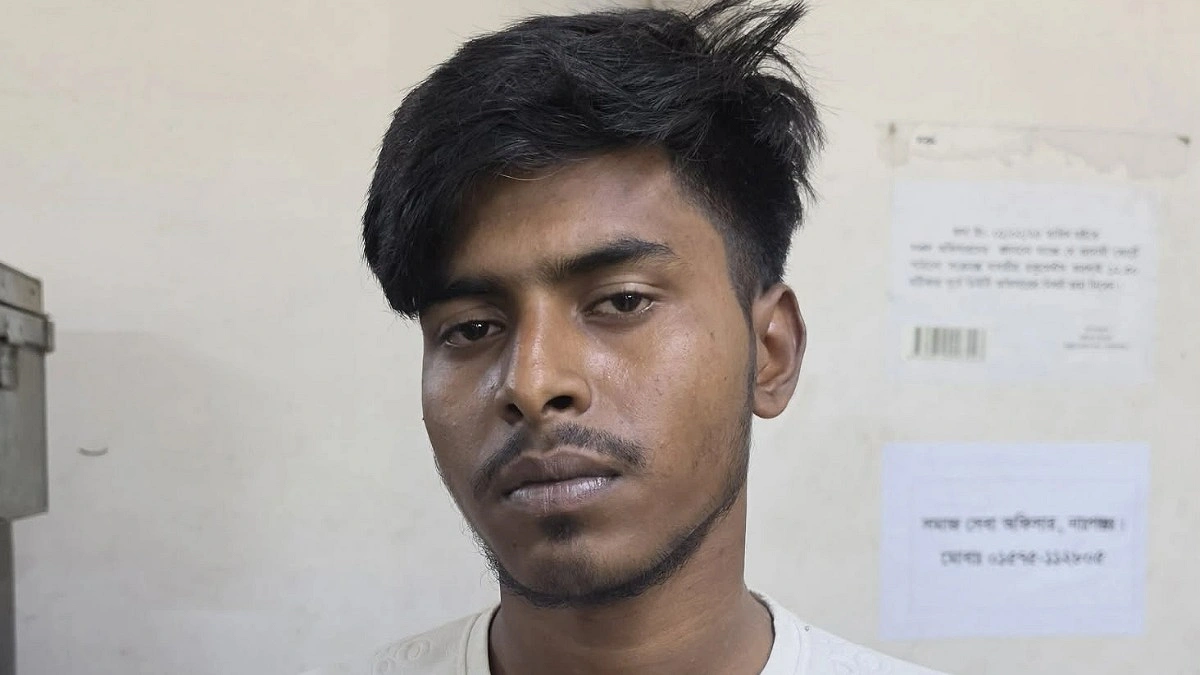 নারায়ণগঞ্জে মোবাইল কিনে না দেওয়ায় বাবাকে কুপিয়ে জখম, ছেলে গ্রেপ্তার