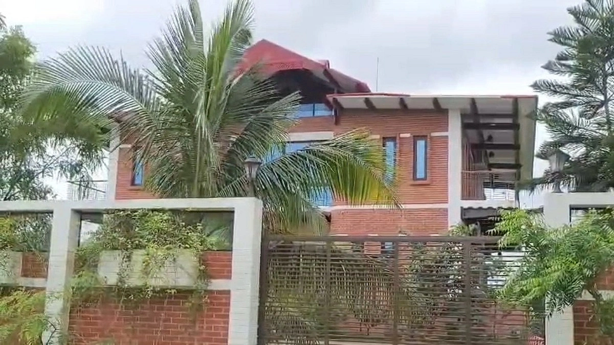 দুবাইয়ে গ্রেপ্তার বেনজীর, রূপগঞ্জে ১০ কোটির বাংলো সরকারি নিয়ন্ত্রণে