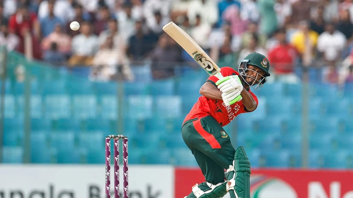 ঝড়ো ব্যাটিংয়ে বাংলাদেশের জবাব