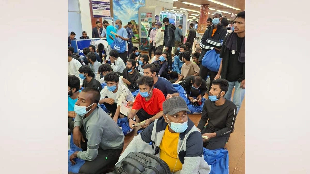 লিবিয়া থেকে ঢাকায় ফিরলেন ১৭০ বাংলাদেশি