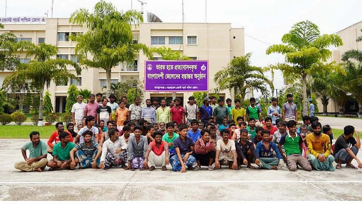 বাংলাদেশি ৯১ জেলেকে ফেরত দিল ভারতীয় কোস্ট গার্ড