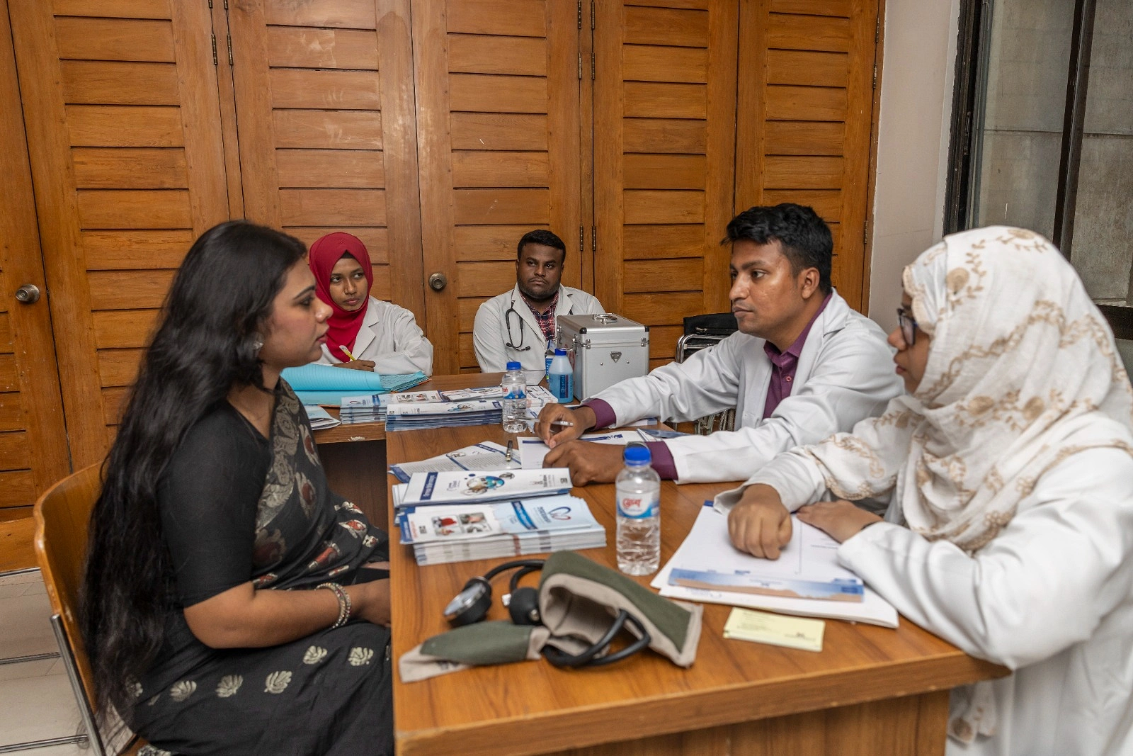 অনুষ্ঠানস্থলে স্থাপন করা হয় চিকিৎসা বুথ।