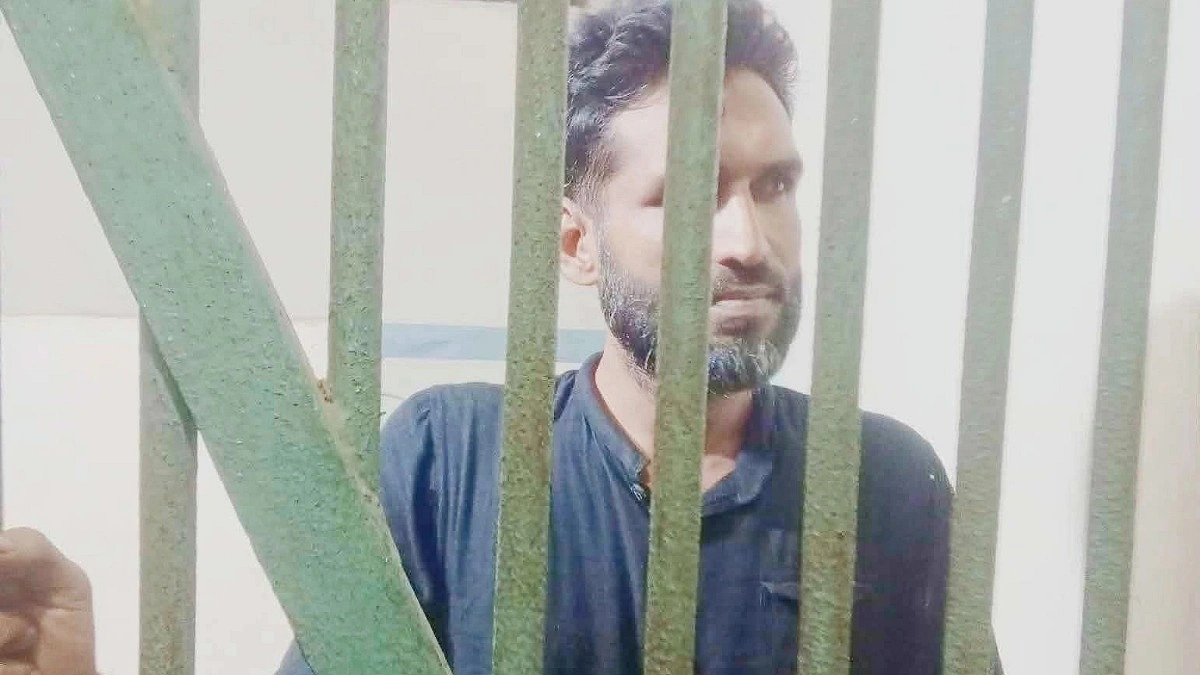 দীর্ঘদিন আত্মগোপনে, ঈদে বাড়ি এসে গ্রেপ্তার নিষিদ্ধ ছাত্রলীগ নেতা
