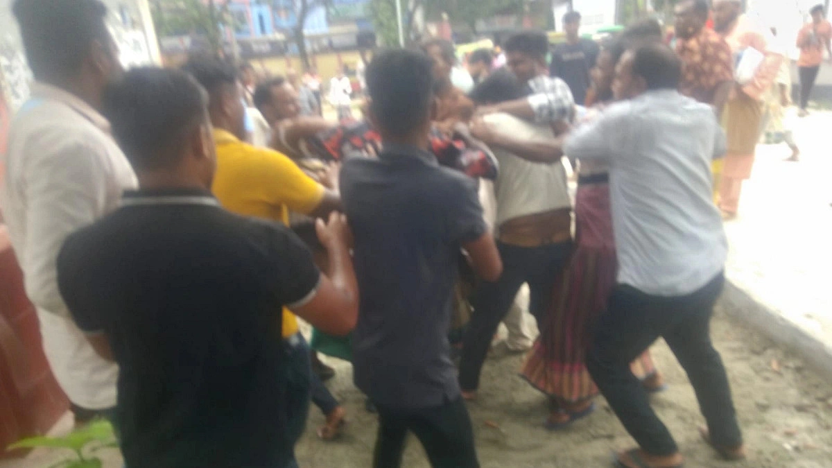 বিদ্যালয় পরিচালনা পর্ষদ নিয়ে শিক্ষা অফিসে সংঘর্ষ, আহত ৯