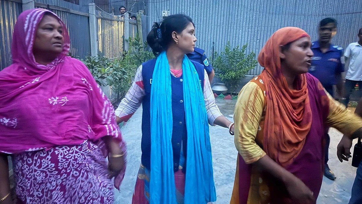 এবার আড়াইহাজারে পুলিশের ওপর হামলা, সরঞ্জাম ছিনতাই