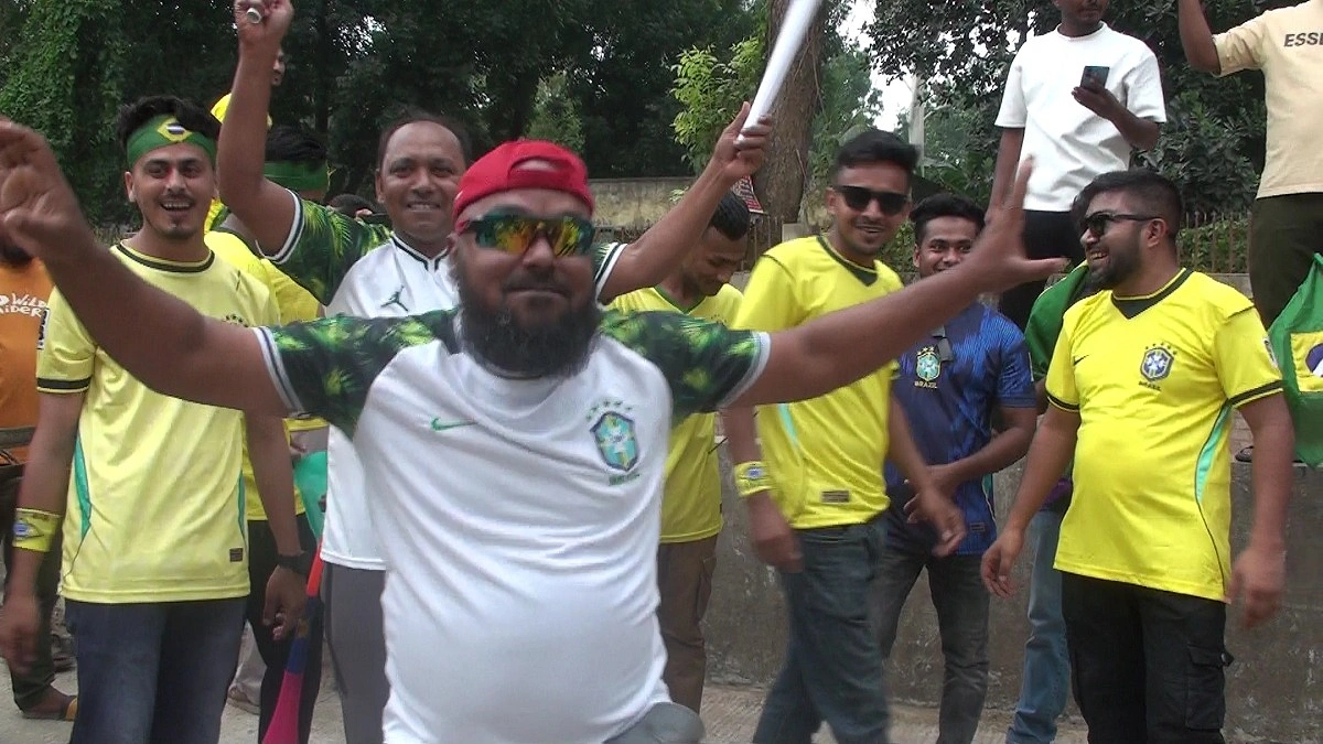বিশ্বকাপের অপেক্ষায় হিলিতে ব্রাজিল ভক্তদের আনন্দ শোভাযাত্রা