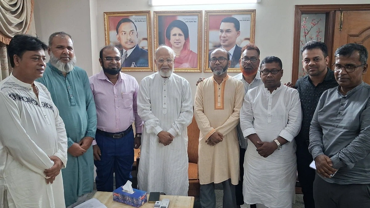 খন্দকার মোশাররফের সঙ্গে প্রাথমিকের প্রধান শিক্ষকদের সাক্ষাৎ